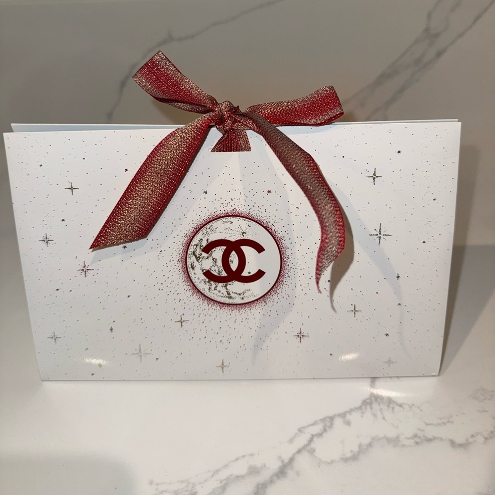 Chanel White and Red Gift Envelope/Bag with Bow❤️